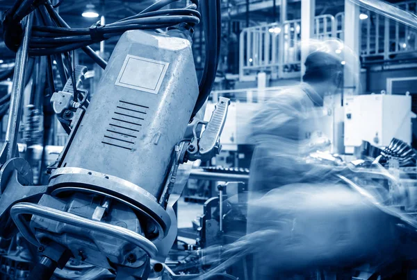 otomobil üretim hattı