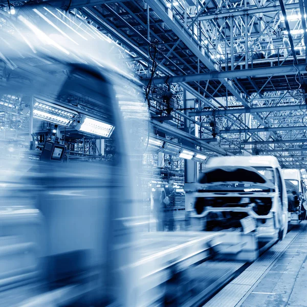 otomobil üretim hattı