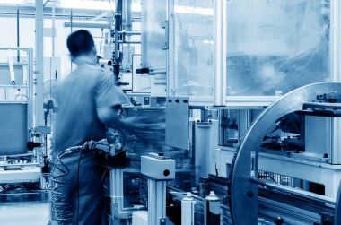 otomobil üretim hattı