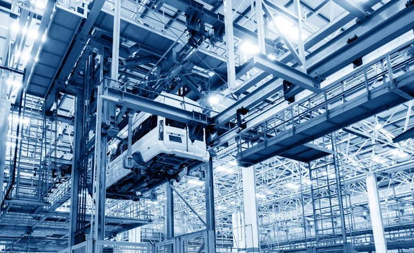 otomobil üretim hattı