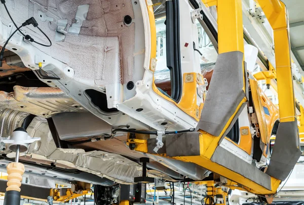 otomobil üretim hattı