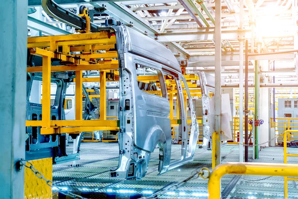 otomobil üretim hattı