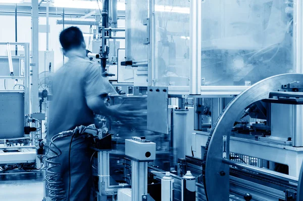 otomobil üretim hattı