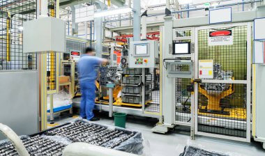 otomobil üretim hattı