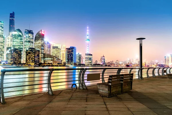 Shanghai skyline van de stad — Stockfoto