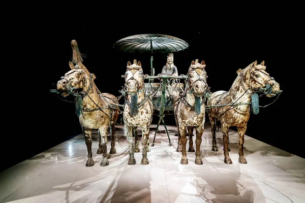 Qin Shi Huang graf opgegraven bronzen strijdwagen — Stockfoto