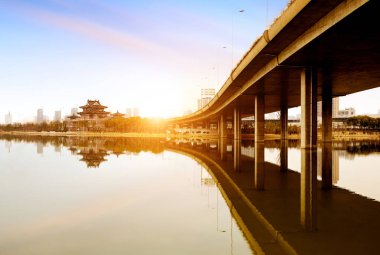 Modern köprü ve nehirler