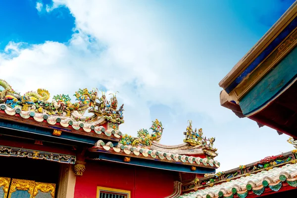 Avant-toit chinois sous le ciel — Photo