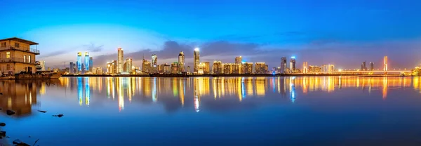 Cidade noite cena — Fotografia de Stock