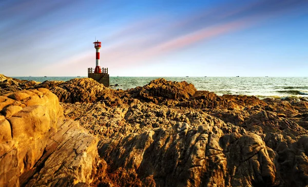 Vuurtoren aan zee — Stockfoto