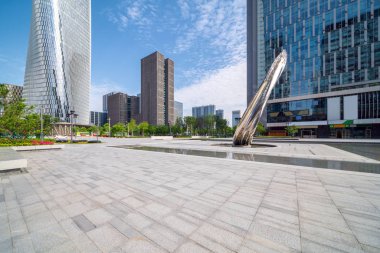 Şehir Meydanı ve Gökdelen