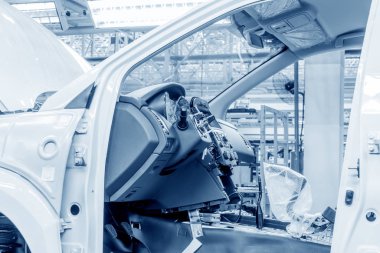 otomobil üretim hattı