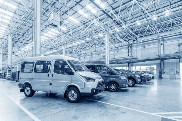 Nuevo coche que será enviado pronto — Foto de Stock