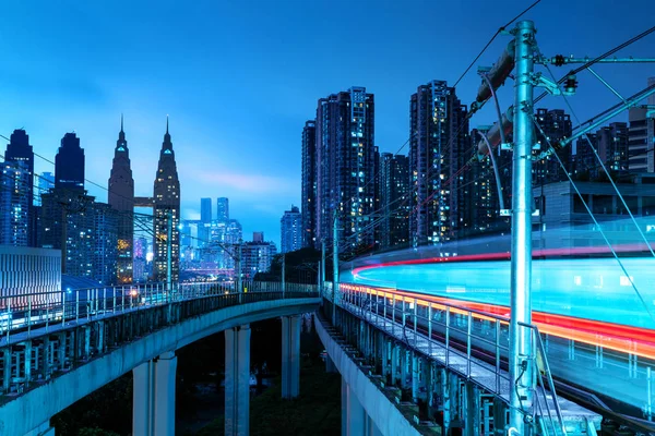 Paisagem da cidade de Chongqing e trânsito ferroviário — Fotografia de Stock