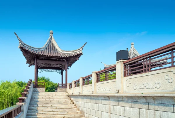 Gazebo estilo chinês — Fotografia de Stock