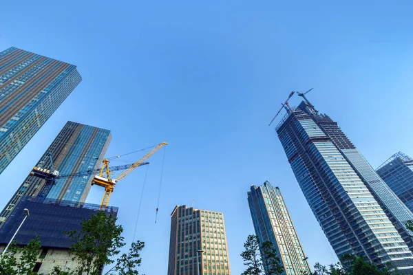 Bâtiment de grande hauteur du quartier central des affaires de Qingdao — Photo