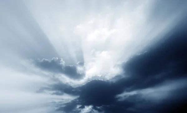 Sky and dark clouds — Stock Photo, Image