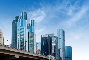 Merkezi İş Bölgesi, Pekin, Çin 'deki sokaklar ve arabalar.