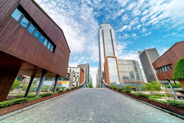 Estrada Pequena Cidade Arranha Céus Ambos Lados Ningbo China — Fotografia de Stock