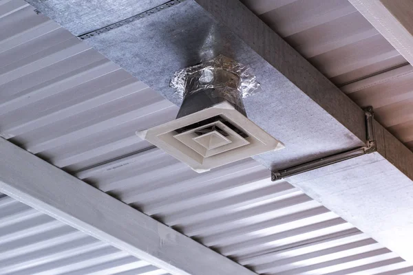 Galvanize kanal havalandırma sistemi detaylarında kare anemostat