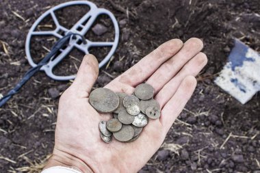 Rus İmparatorluğu 'nun antik sikkeleri arkeolojik dönemde bulundu. 