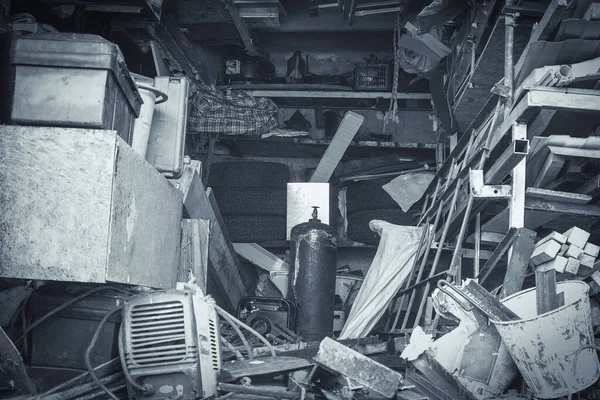 Big Mess Stuffed Suburban Garage — Stock Photo, Image