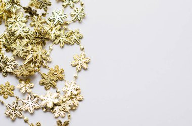 Sarı kar taneleri Noel arka plan