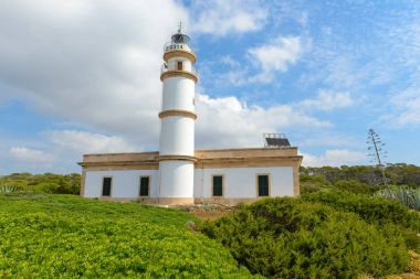 Cap de Ses Salines fenerinde. Majorca, İspanya