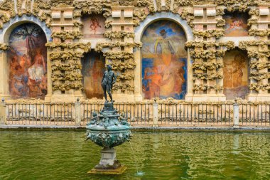 Mercury gölet ve Grutesco Alcazar Galerisi, Sevilla, İspanya