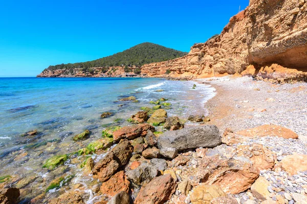 Playa de Sa Caleta, Ibiza, España — Foto de Stock