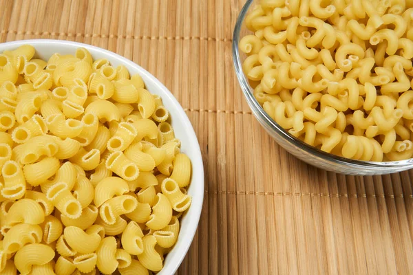 Two Bowls Dry Short Pasta Cane Tablecloth Background Close — Stock Photo, Image
