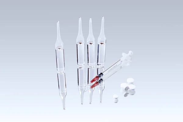 Glass Sealed Medical Ampoules Clear Liquid Syringe Pills Reflected Mirror — Stock Photo, Image