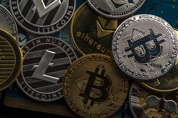 Close-up of Bitcoin coins lie on each other — ストック写真