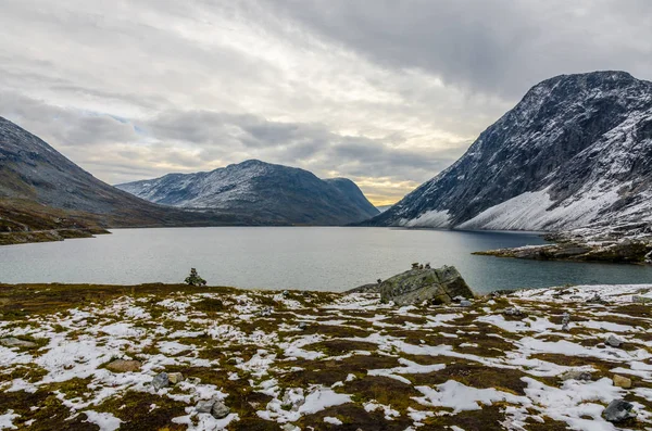 Horské jezero. Norsko. — Stock fotografie