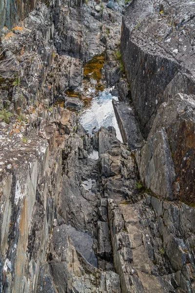 Roca en la orilla del Lago Superior — Foto de Stock