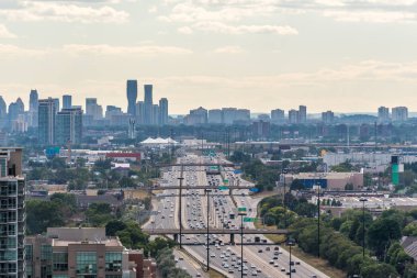 Yaz aylarında Şehir Manzaralı