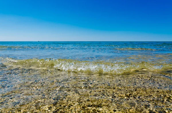 Heldere water van lake — Stockfoto