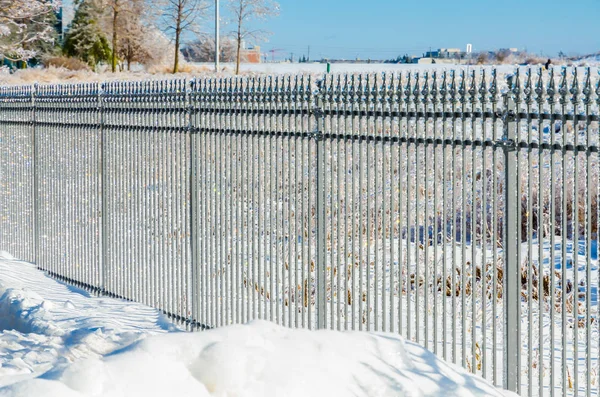 Freezing rain on fence — Stock Photo, Image