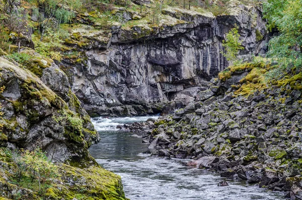 Mountain floden. Norge. — Stockfoto