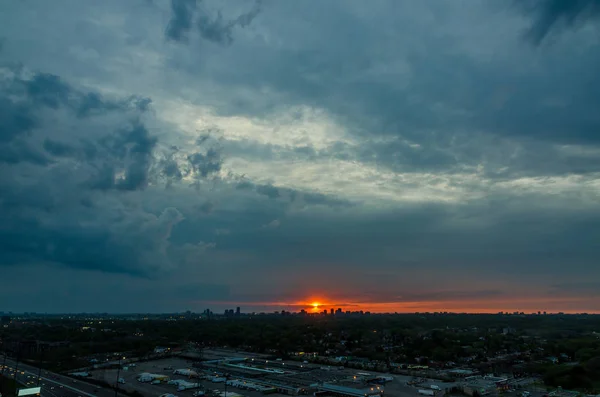 Sunset and clouds sky over Etobicoke — Stock Photo, Image