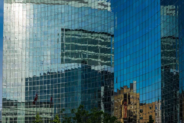 Edificio de oficinas moderno —  Fotos de Stock