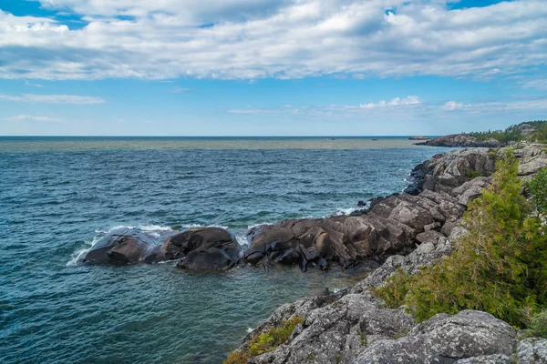 Surf in Pukaskwa Provincial Park — Stock Photo, Image