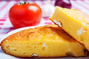 Peynirli mısır ekmeği yakın çekim