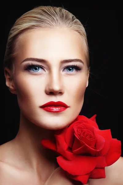 Beautiful girl with flower — Stock Photo, Image