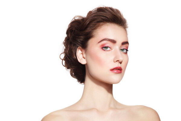 Красивый профиль с прической для выпускного
