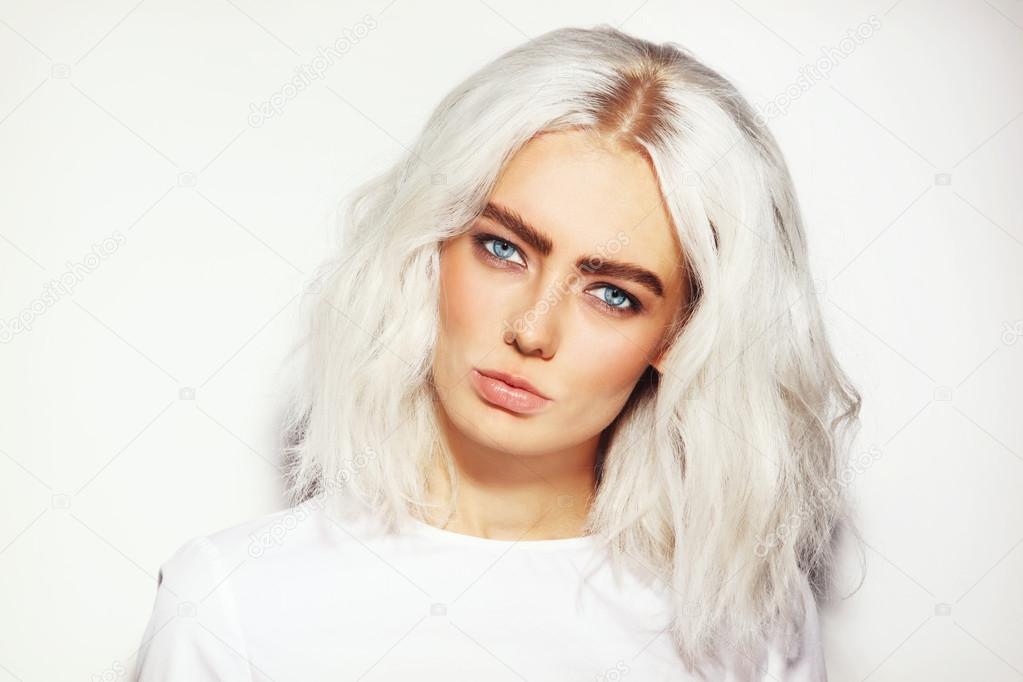 Platinum blond woman with stylish makeup — Stock Photo © pepperbox
