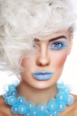 Mavi kolye Güzellik