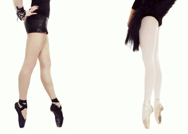 Patas Delgadas Dos Mujeres Zapatos Ballet Sobre Fondo Blanco Espacio — Foto de Stock