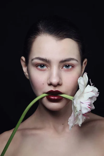 Retrato Estilo Vintage Jovem Mulher Bonita Com Maquiagem Extravagante Flor — Fotografia de Stock