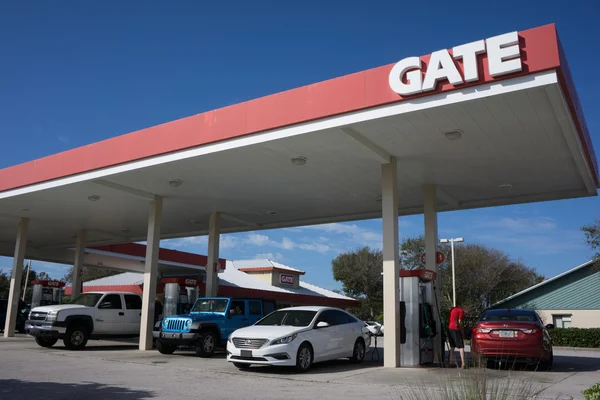 Portão posto de gasolina — Fotografia de Stock